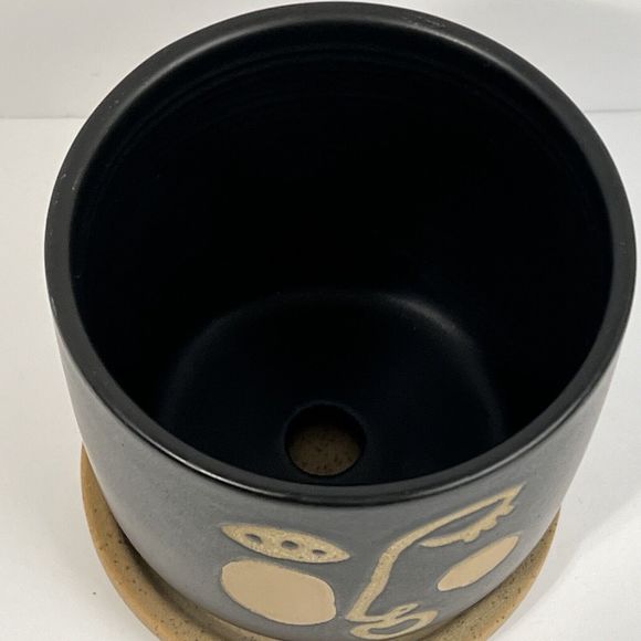 FACE Planter With Rosy Cheek Ceramic 4.5" Matte Black Flower Pot DRAINAGE Saucer - Picture 12 of 13